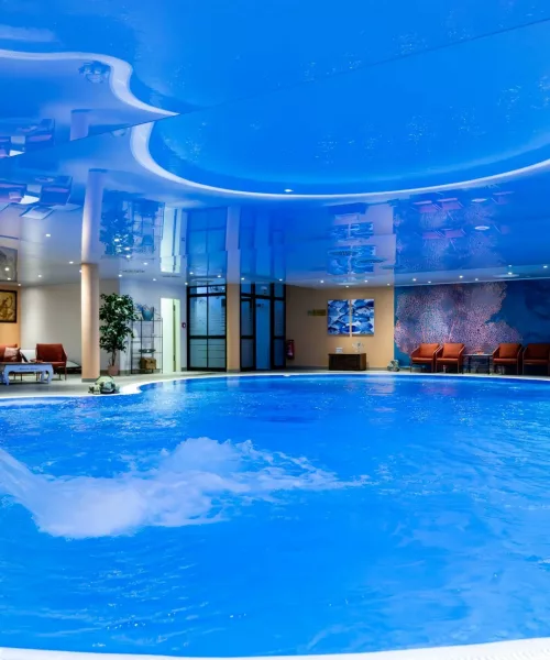 Poolbereich-Steiger-Hotel-Elbschloesschen-scaled