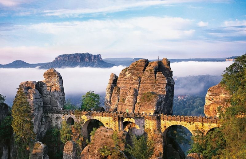 Wanderung zur Bastei Brücke Sächsische Schweiz Steiger Hotels Wanderung zur Bastei Brücke Sächsische Schweiz Steiger Hotels